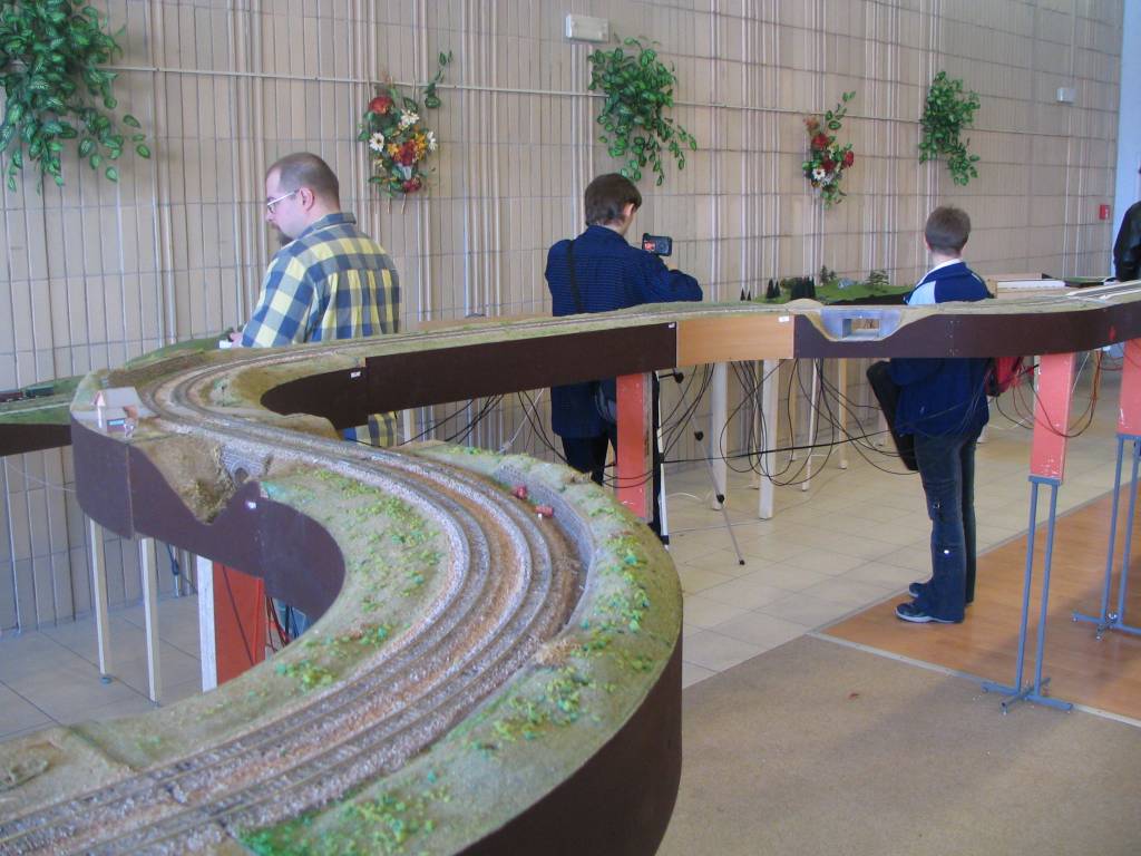 Pekné moduly ale nemodelové oblúky. Dúfajme, že tento rok už doslúžili.